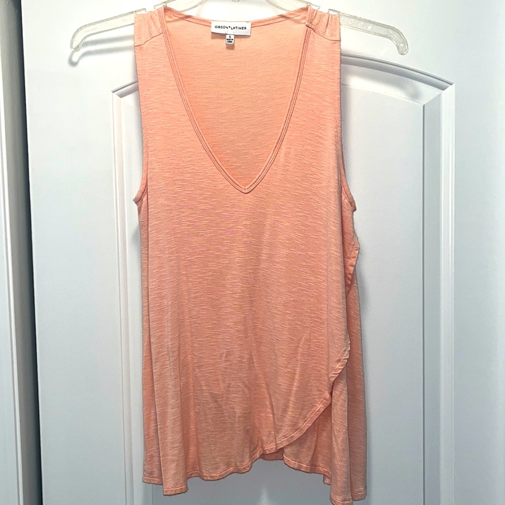 Gibson Latimer Peach V-Neck Sleeveless Tank